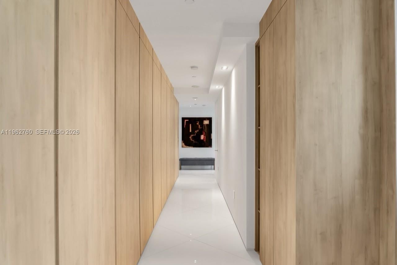 300 S Pointe Dr, Unit 3105, Miami Beach, FL 33139 Photo