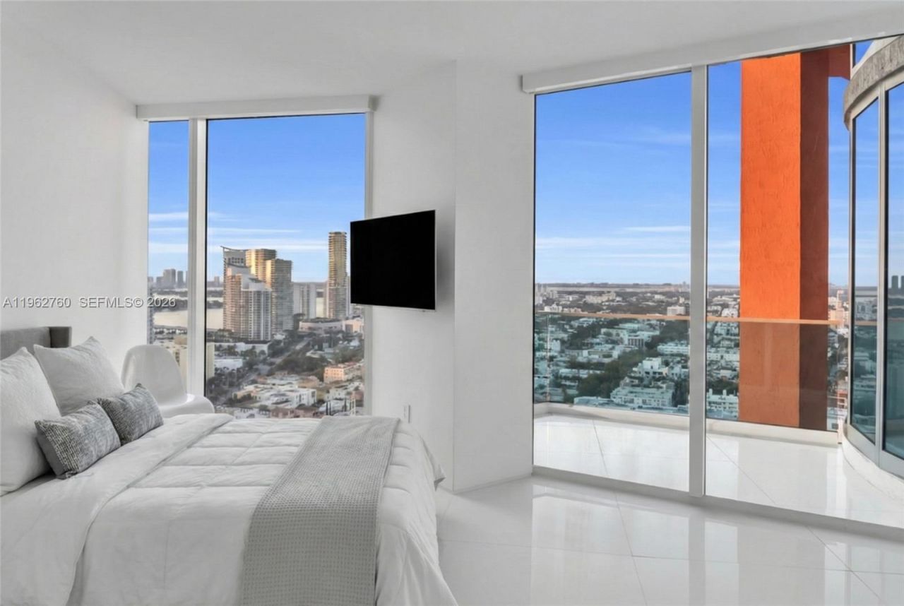 300 S Pointe Dr, Unit 3105, Miami Beach, FL 33139 Photo