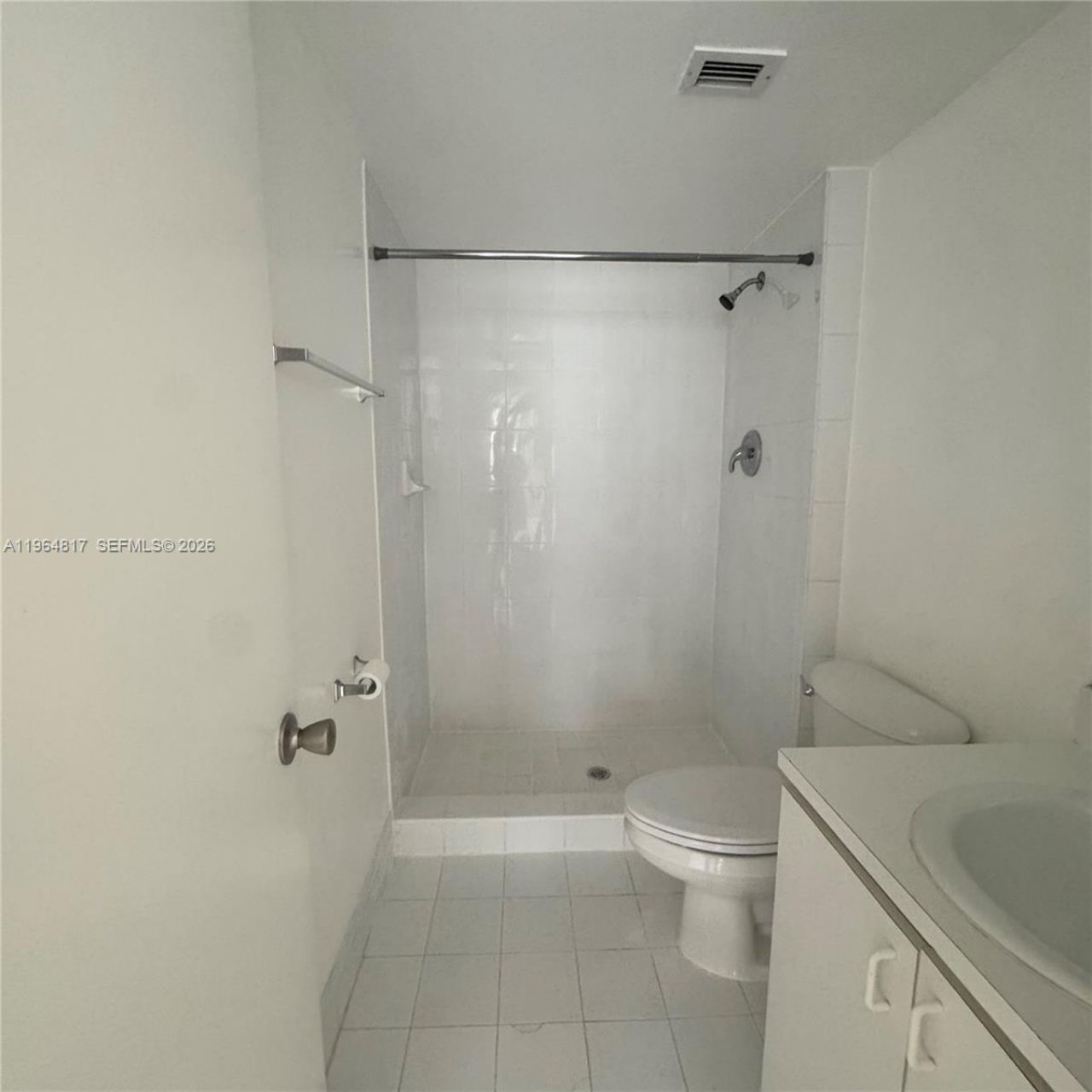 9320 Fontainebleau Blvd, Unit 211, Miami, FL 33172 Photo