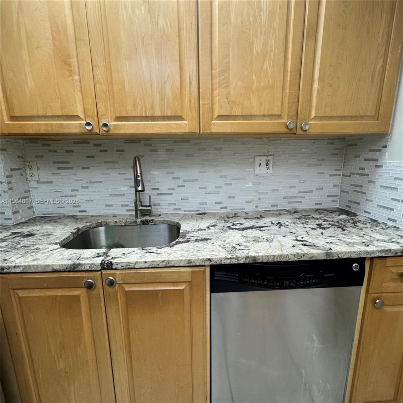 9320 Fontainebleau Blvd, Unit 211, Miami, FL 33172 Photo