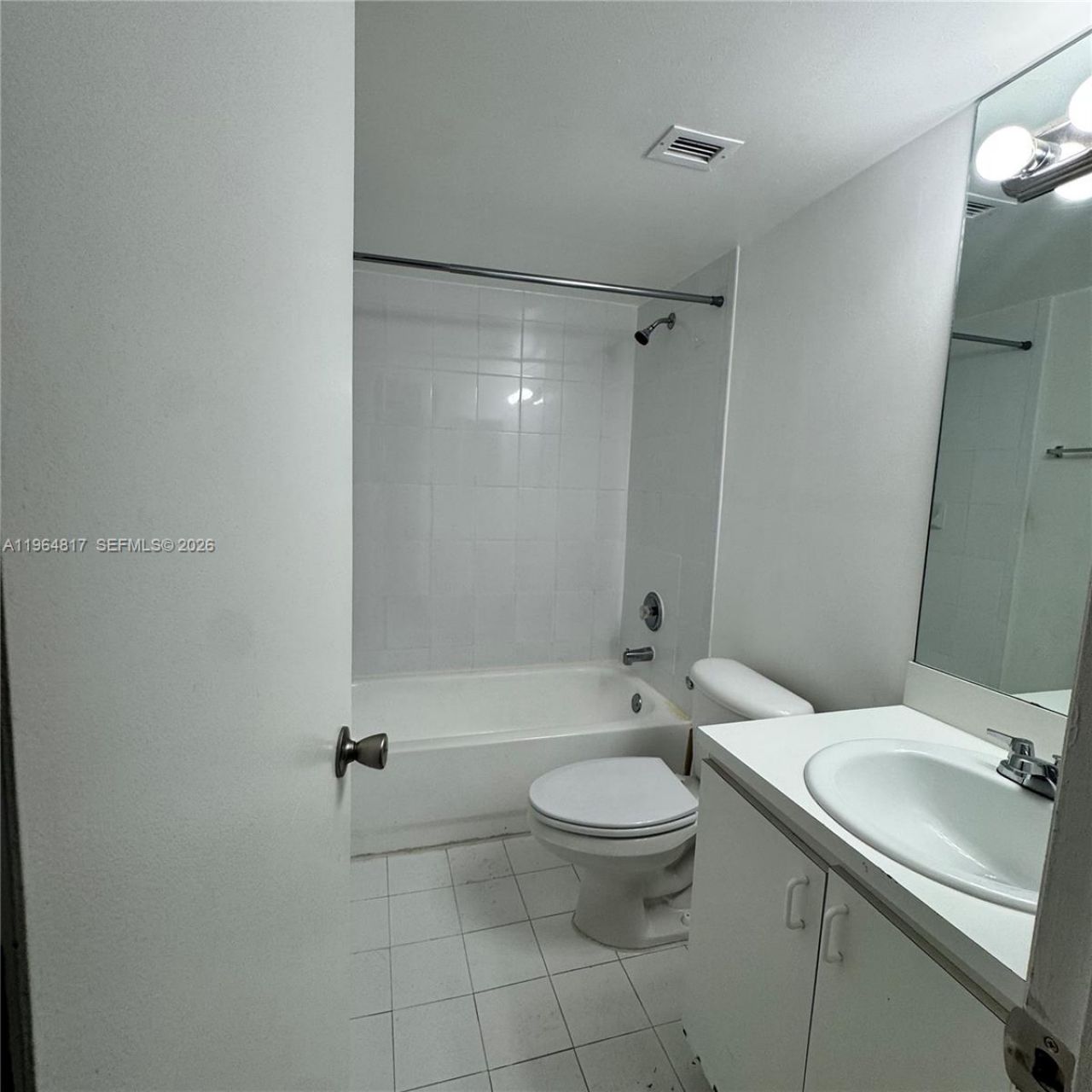9320 Fontainebleau Blvd, Unit 211, Miami, FL 33172 Photo