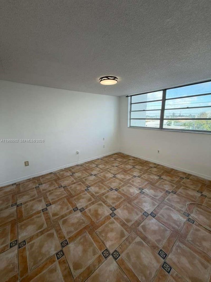 7850 Byron Ave, Unit 403, Miami Beach, FL 33141 Photo