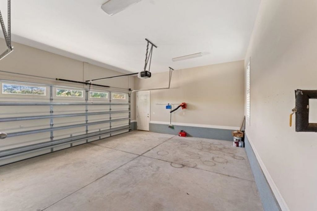 1315 Hunters Rest Dr. Photo 32