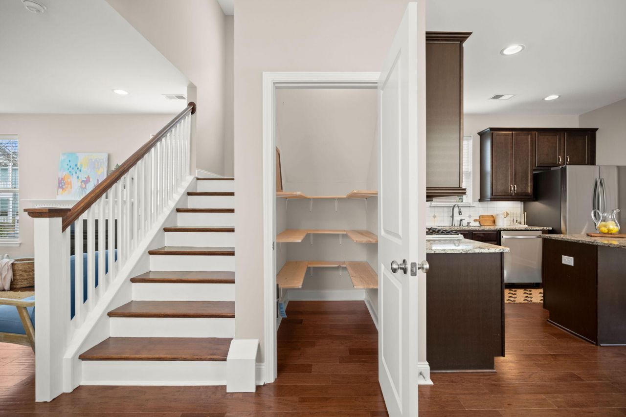 102 Green Grass Road Photo 10