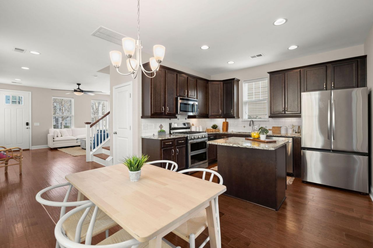 102 Green Grass Road Photo 13