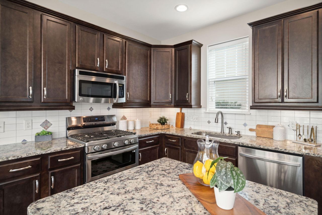 102 Green Grass Road Photo 16