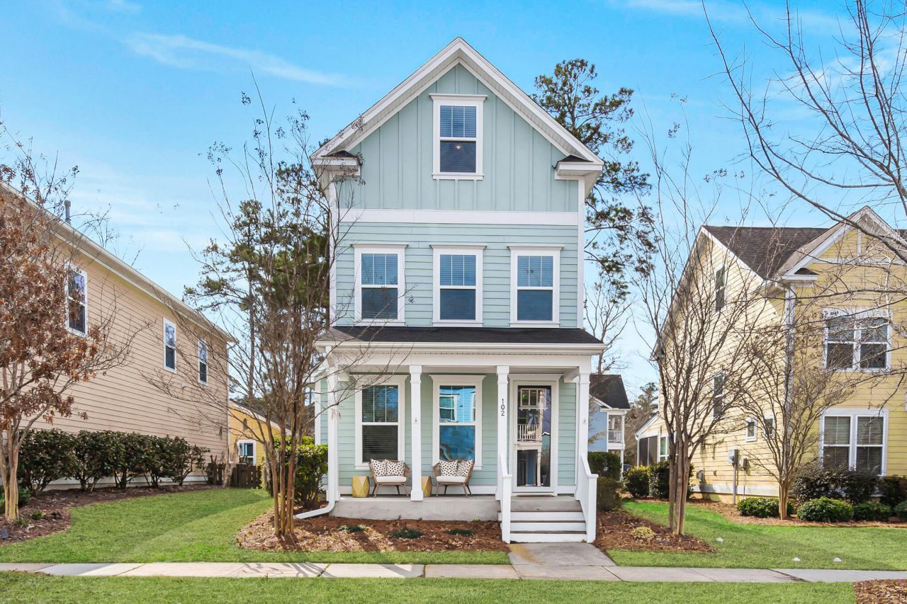 102 Green Grass Road Photo 2