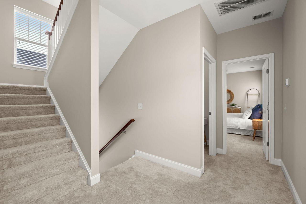 102 Green Grass Road Photo 21