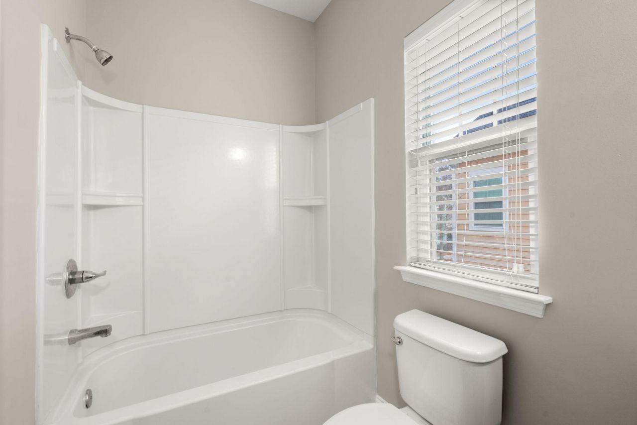 102 Green Grass Road Photo 31