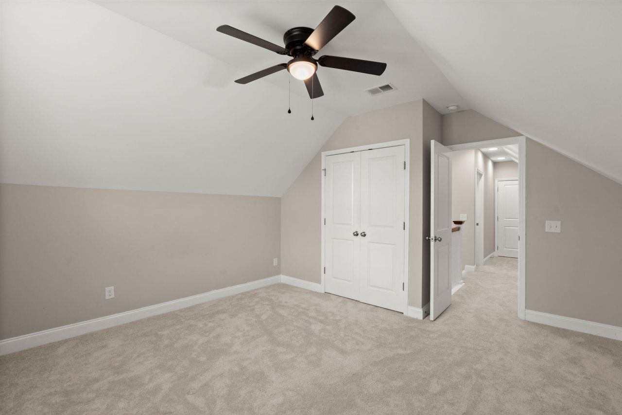 102 Green Grass Road Photo 33