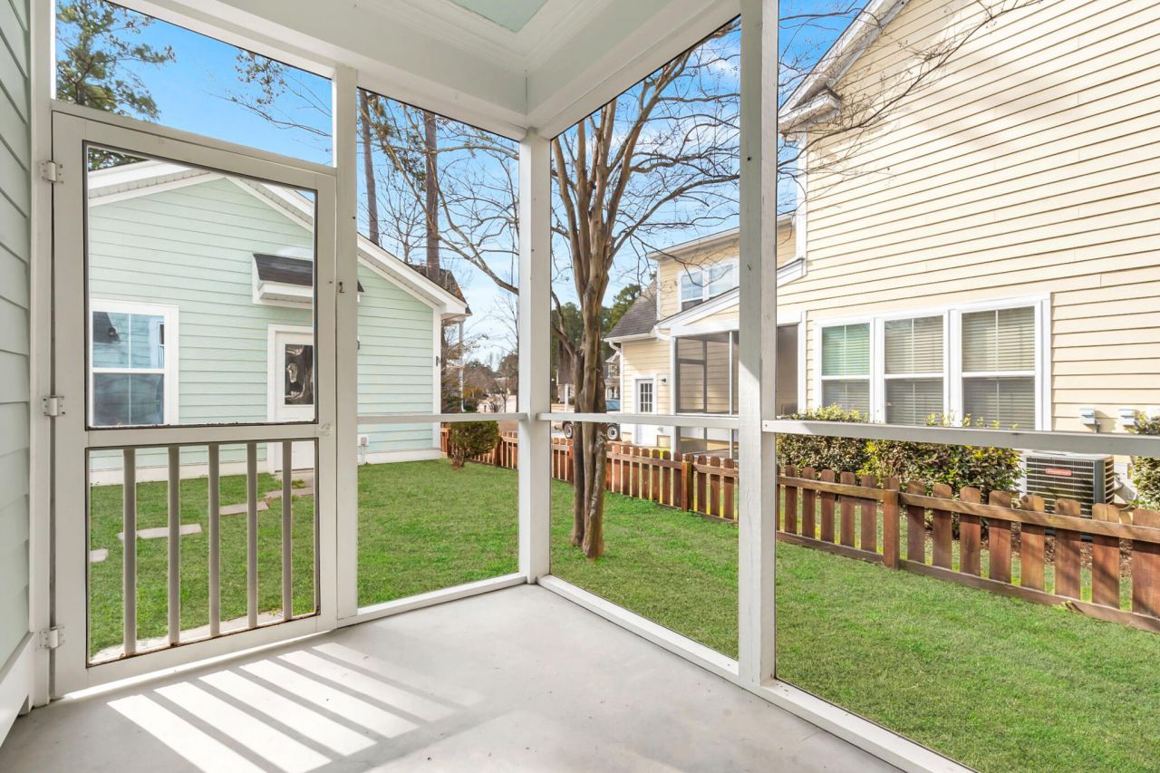 102 Green Grass Road Photo 36