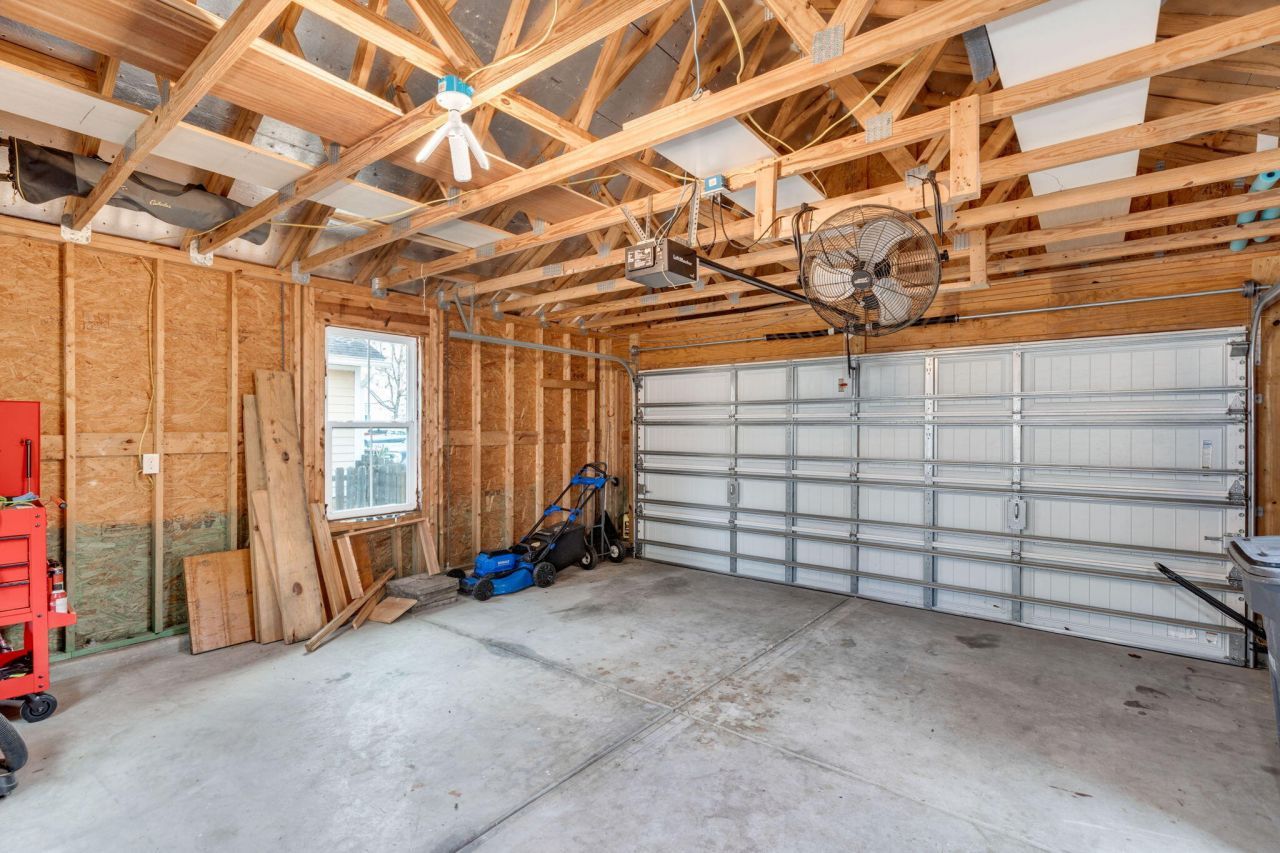 102 Green Grass Road Photo 37