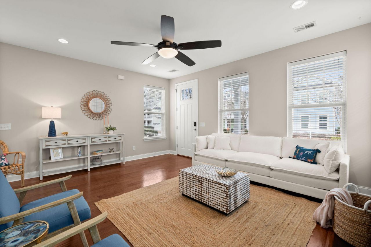 102 Green Grass Road Photo 7