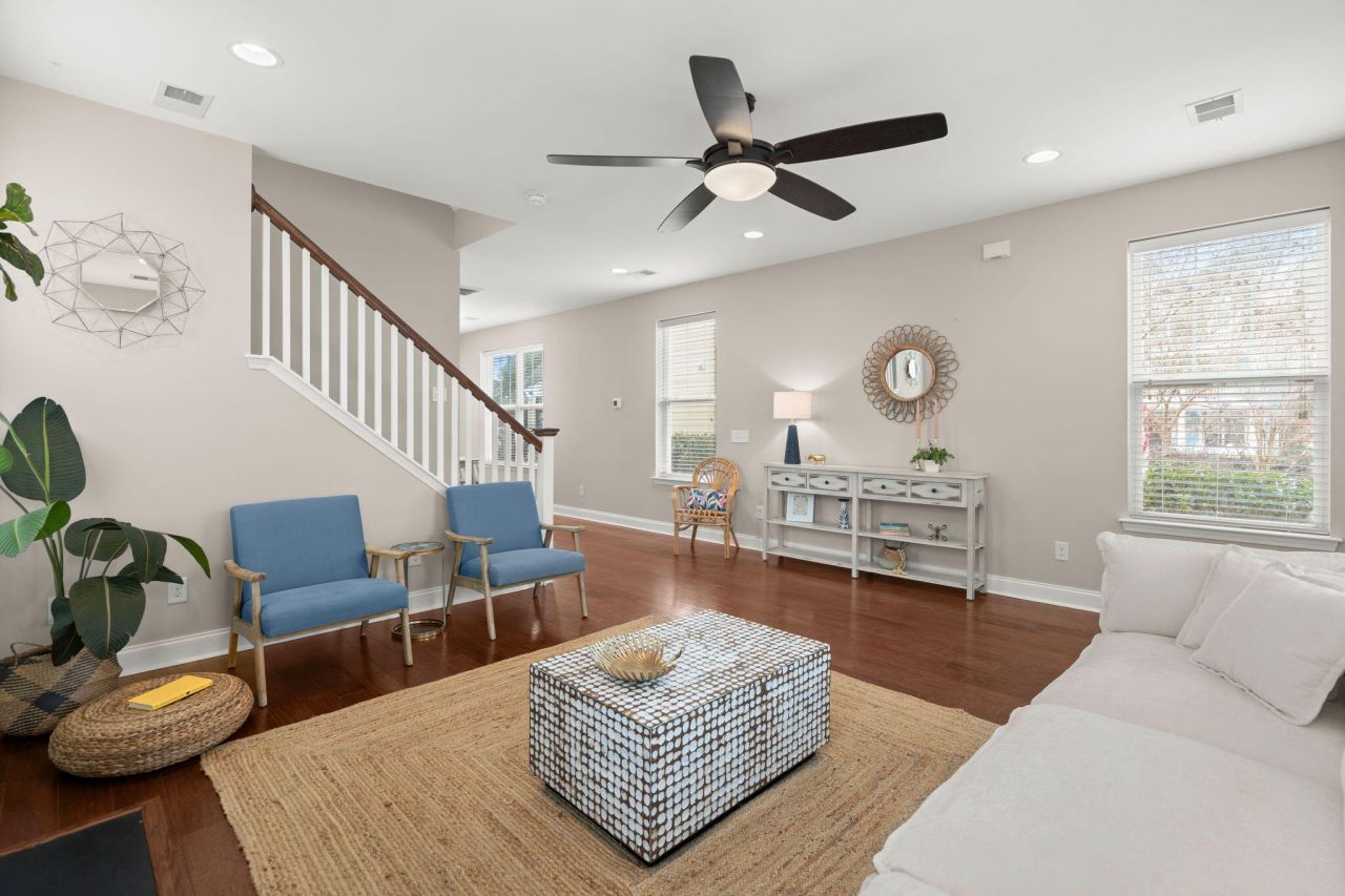 102 Green Grass Road Photo 9