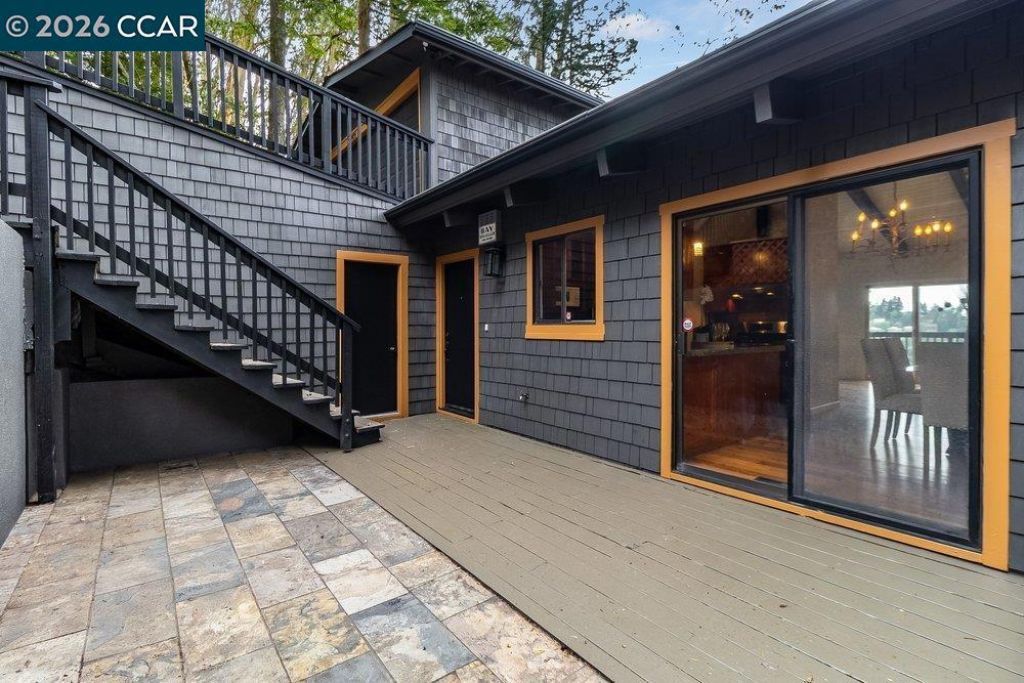 7875 Skyline Blvd, Oakland, CA 94611 Main Photo