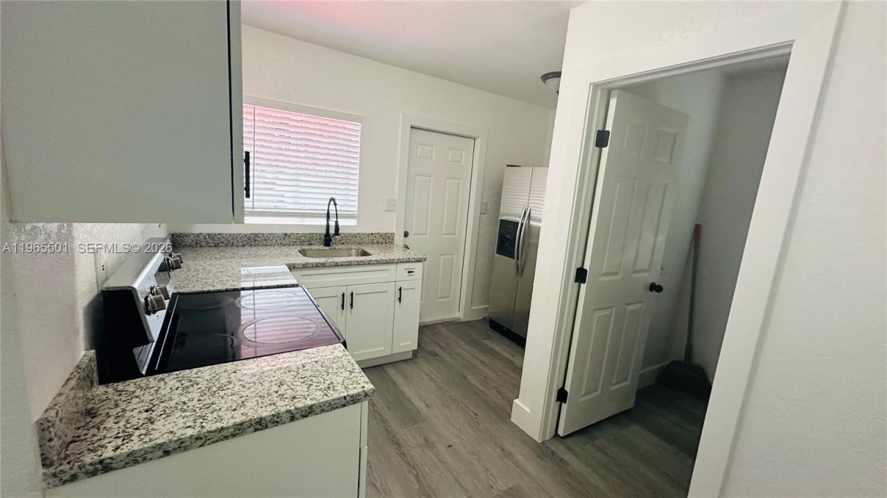 1100 NW 75th St, Miami, FL 33150 Photo