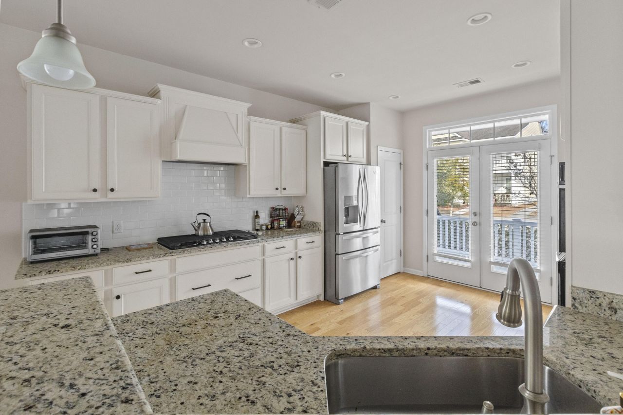 1933 Gammon Street Photo 16