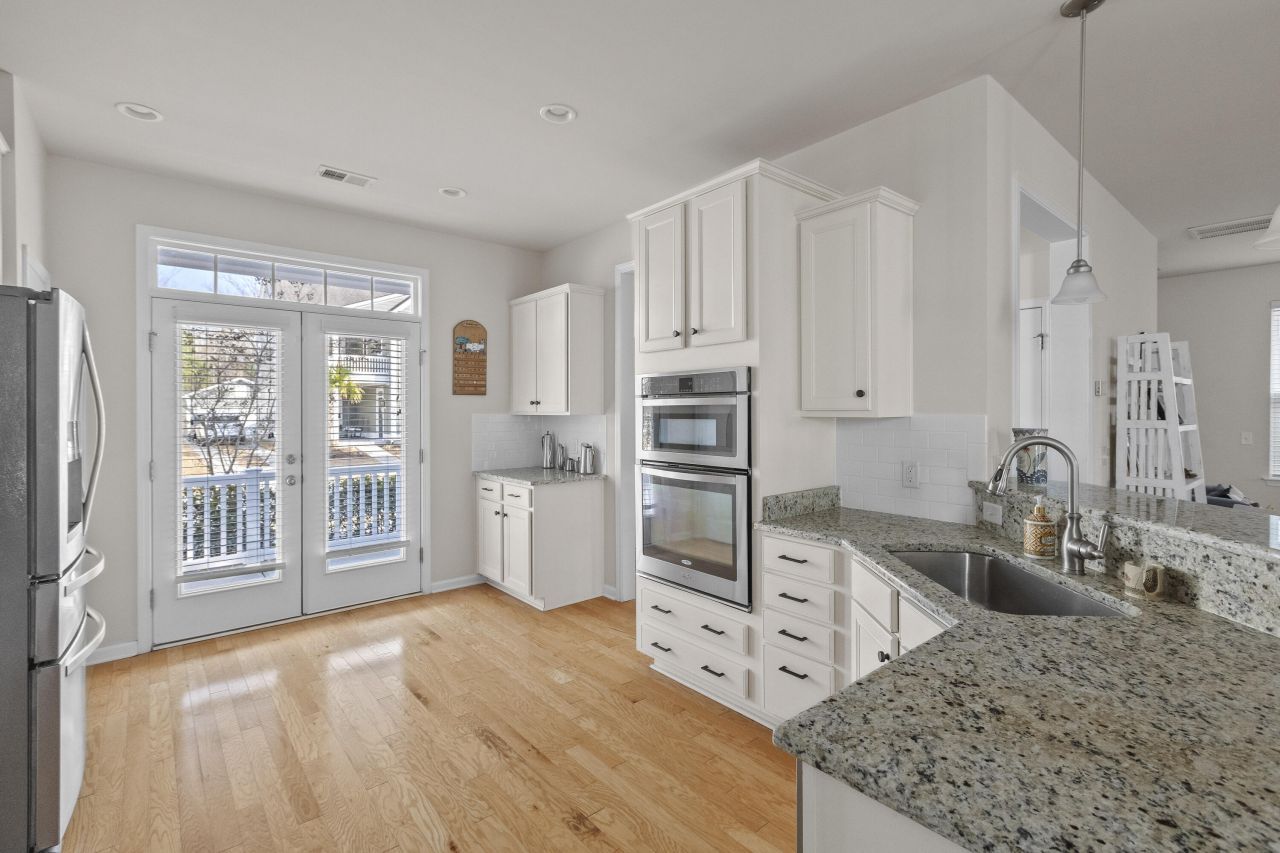 1933 Gammon Street Photo 17