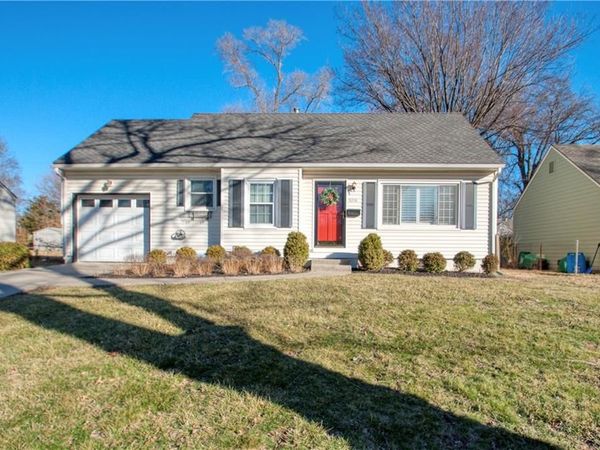 5210 W 49th Terrace, Roeland Park, KS 66205