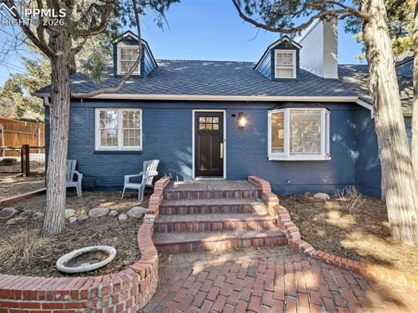 2 Cresta Road, Colorado Springs, CO 80906