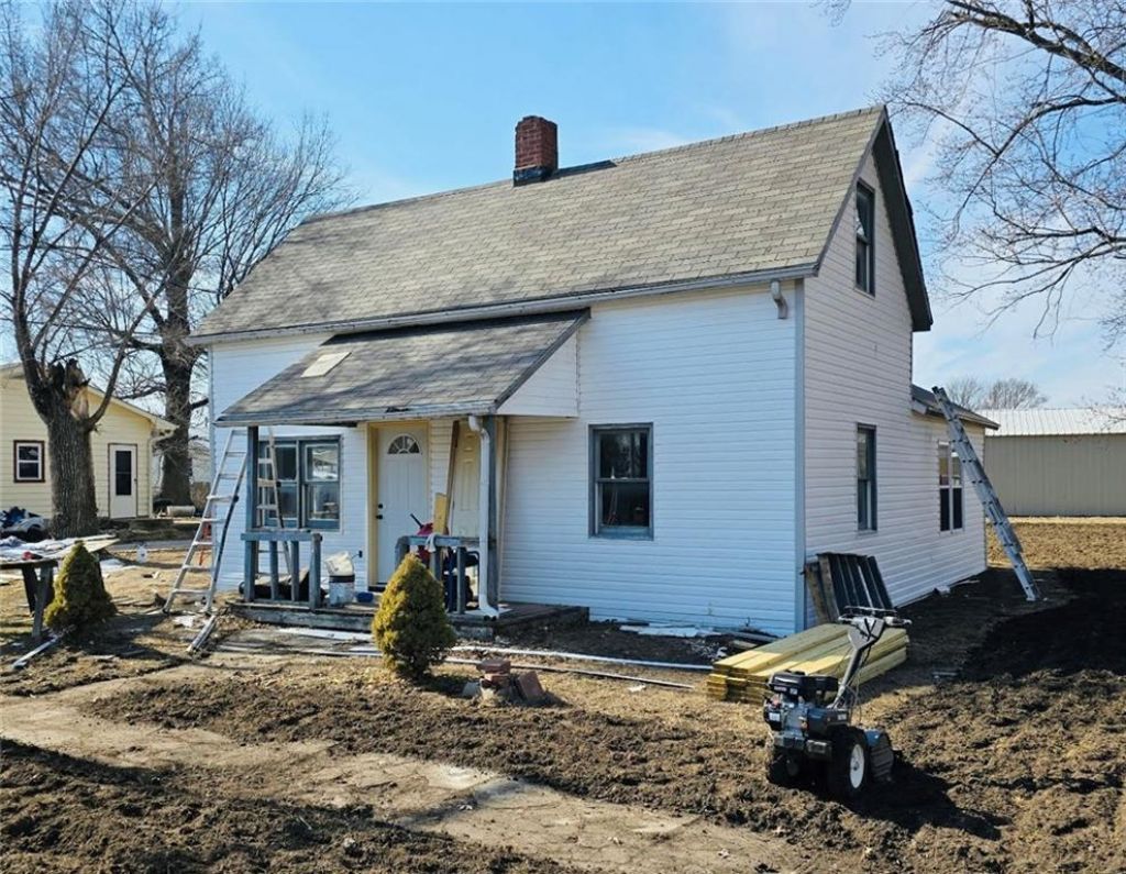 302 Wells Street, Orrick, MO 64077 Main Photo