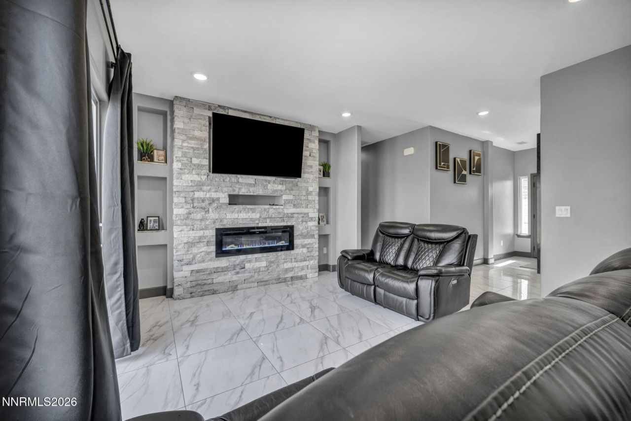 195 E 5th Avenue, Sun Valley, NV 89433 Photo