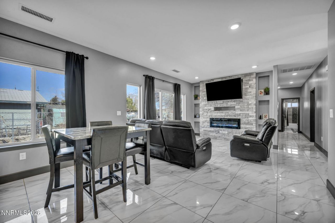 195 E 5th Avenue, Sun Valley, NV 89433 Photo