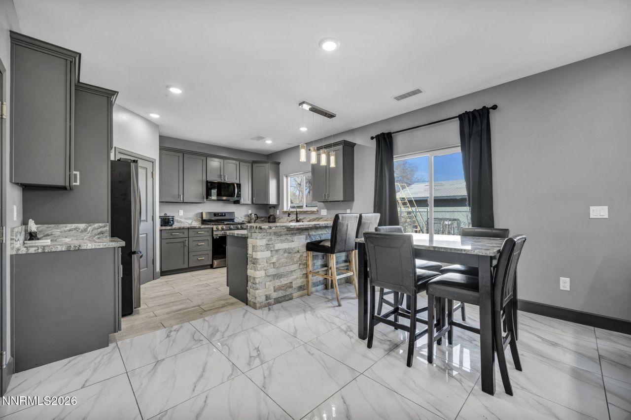 195 E 5th Avenue, Sun Valley, NV 89433 Photo