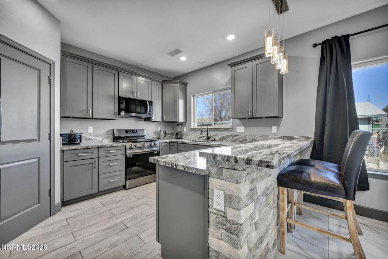 195 E 5th Avenue, Sun Valley, NV 89433 Photo