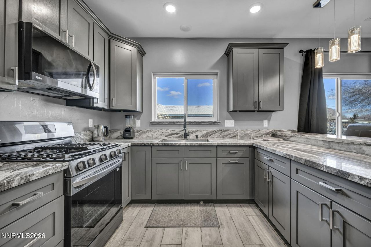 195 E 5th Avenue, Sun Valley, NV 89433 Photo