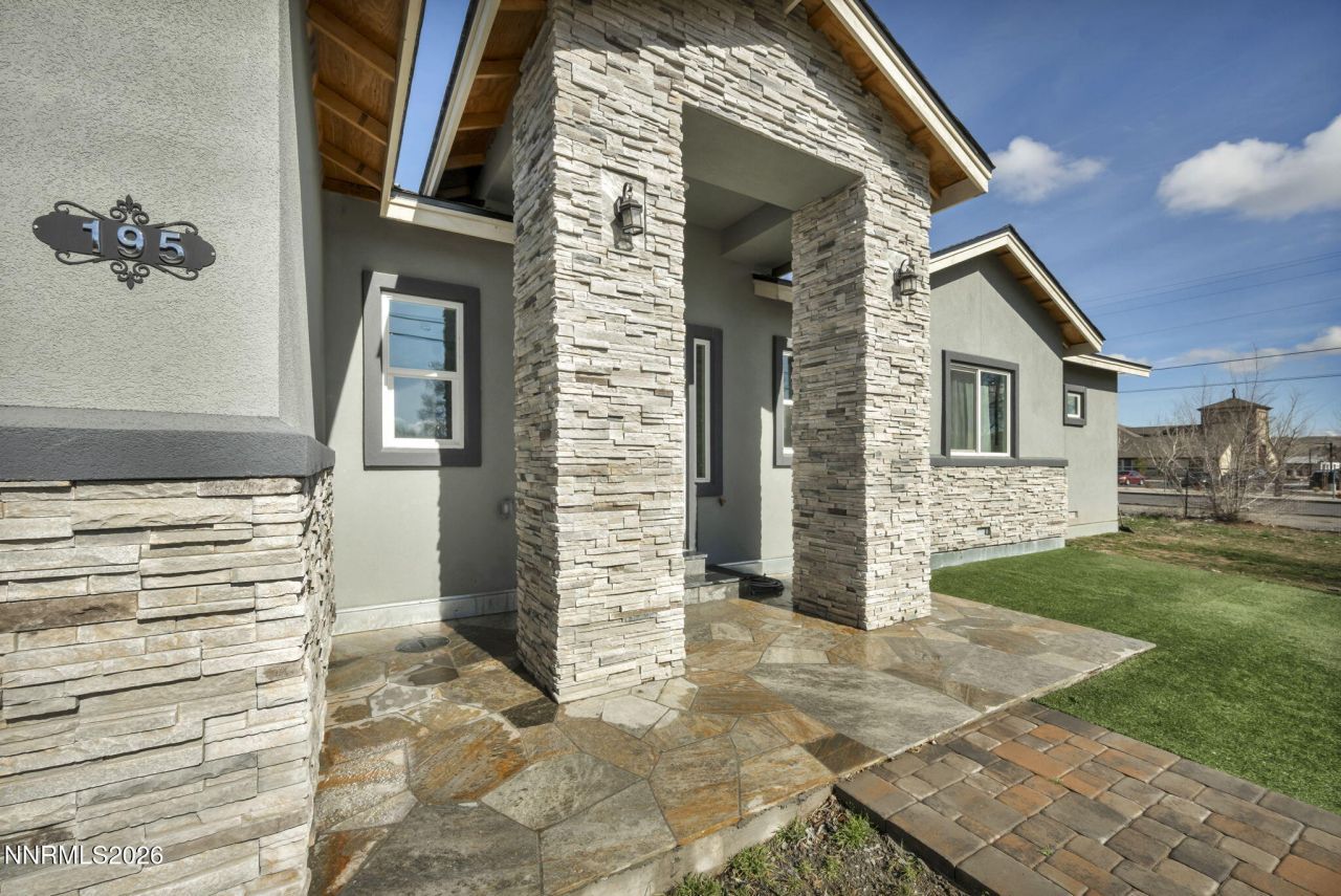 195 E 5th Avenue, Sun Valley, NV 89433 Photo