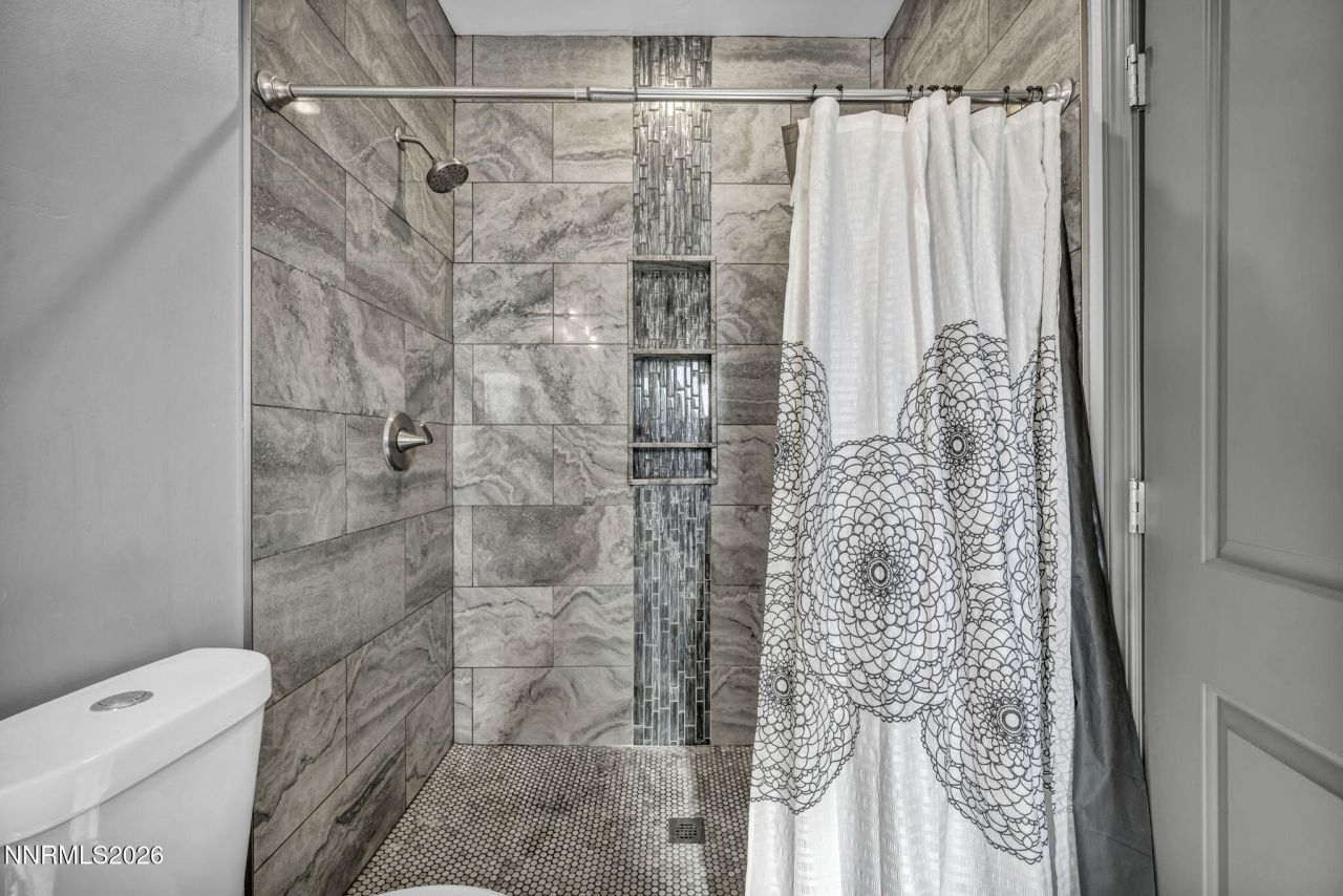 195 E 5th Avenue, Sun Valley, NV 89433 Photo