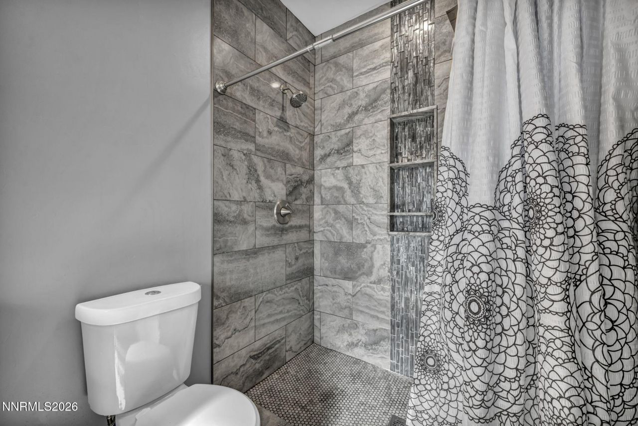 195 E 5th Avenue, Sun Valley, NV 89433 Photo