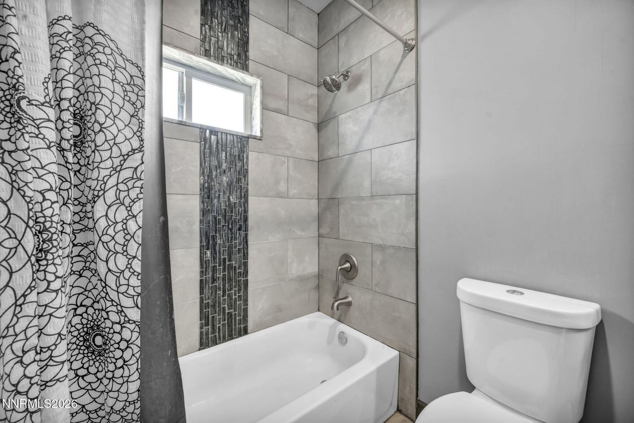 195 E 5th Avenue, Sun Valley, NV 89433 Photo