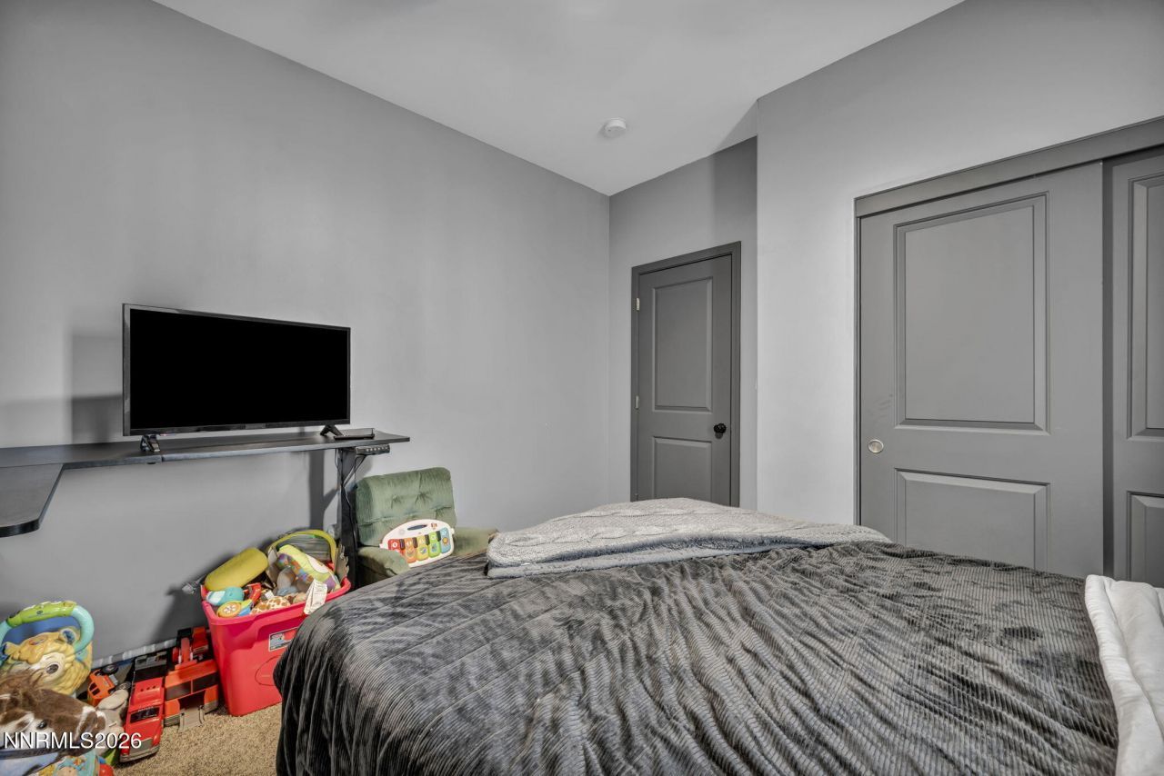 195 E 5th Avenue, Sun Valley, NV 89433 Photo