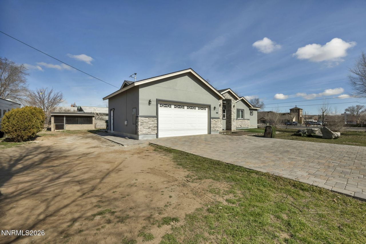 195 E 5th Avenue, Sun Valley, NV 89433 Photo