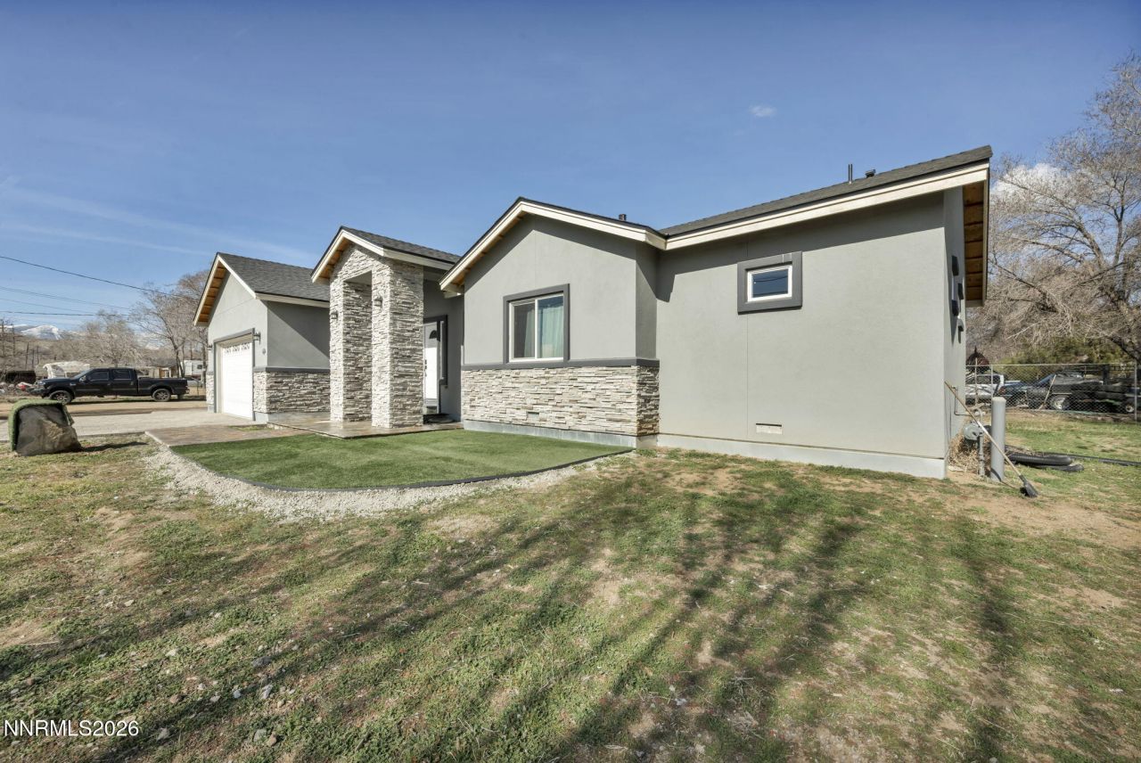 195 E 5th Avenue, Sun Valley, NV 89433 Photo