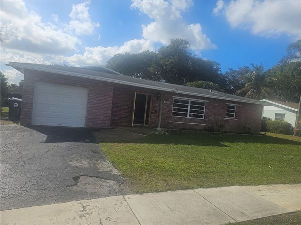 6602 Salem Street, North Lauderdale, FL 33068