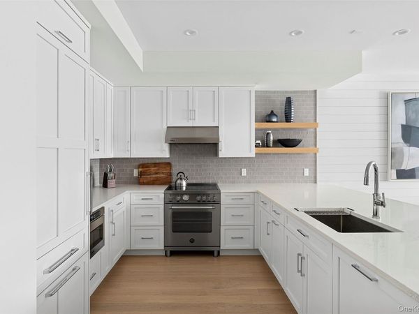 123 Sterling Avenue, Unit 4, Greenport, NY 11944