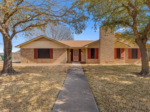 546 Karen Drive, Robinson, TX 76706