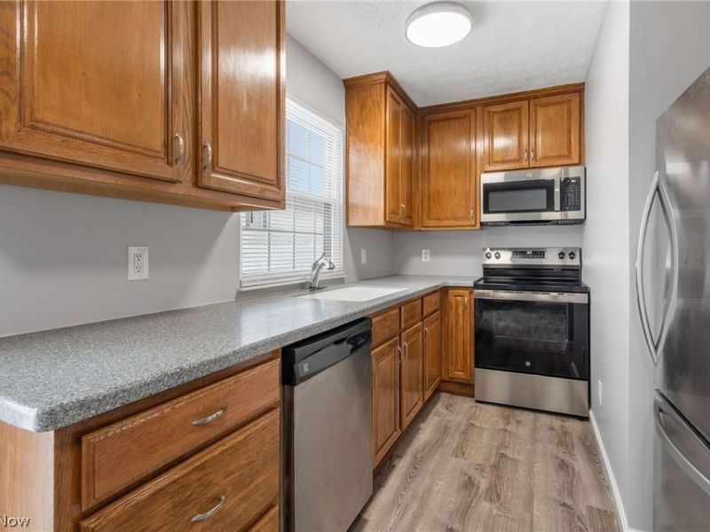 1222 W Maple Street, North Canton, OH 44720 Photo 6