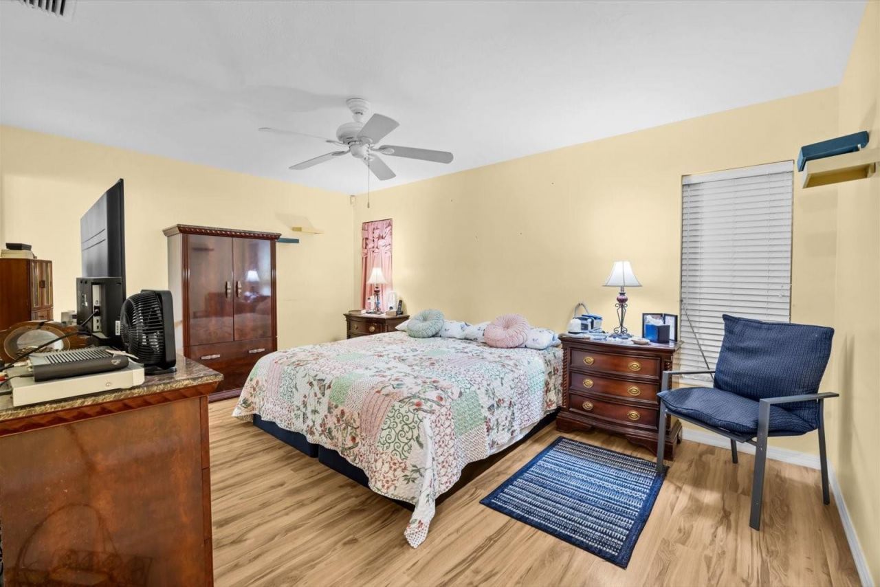 590 SW Lacroix Ave, Port Saint Lucie, FL 34953 Photo