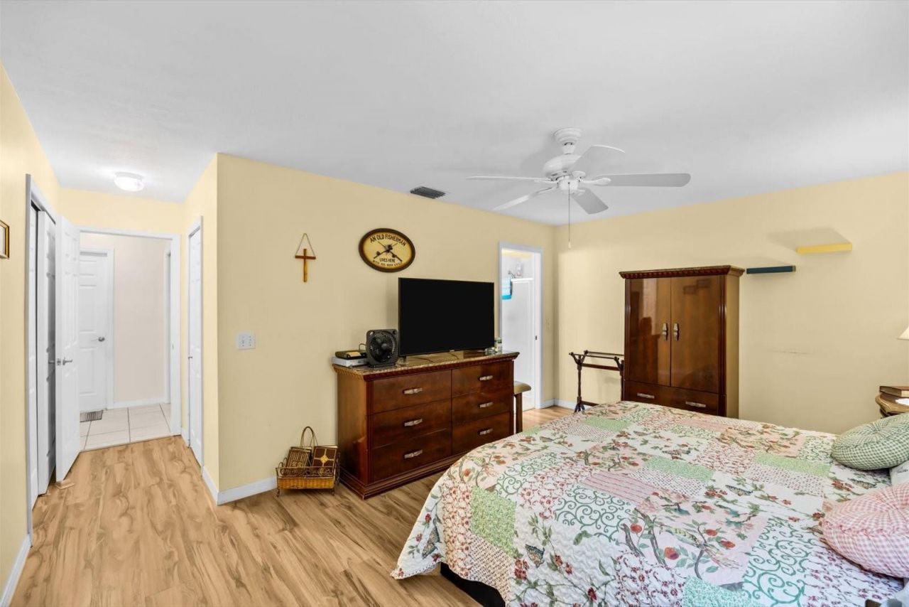 590 SW Lacroix Ave, Port Saint Lucie, FL 34953 Photo