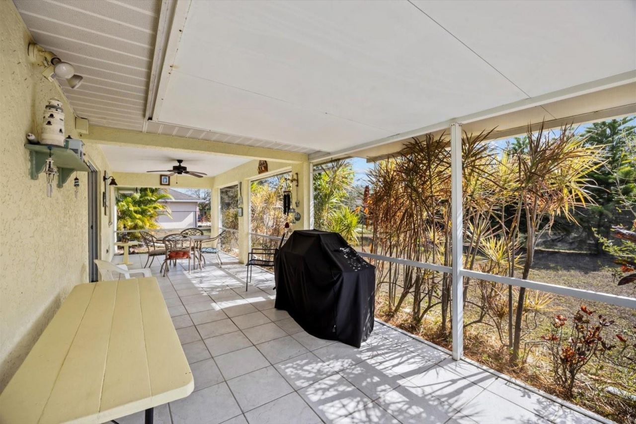 590 SW Lacroix Ave, Port Saint Lucie, FL 34953 Photo