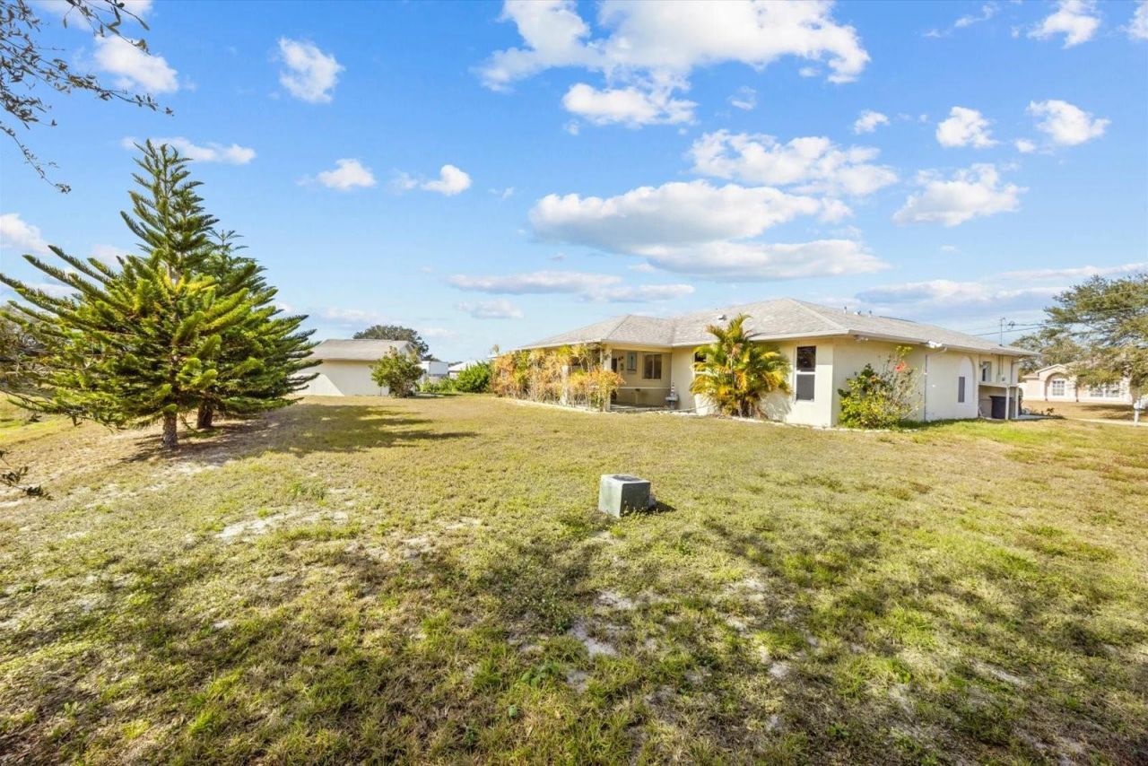 590 SW Lacroix Ave, Port Saint Lucie, FL 34953 Photo