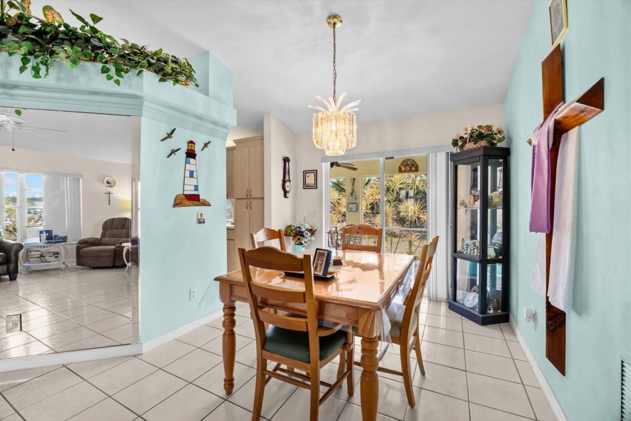 590 SW Lacroix Ave, Port Saint Lucie, FL 34953 Photo