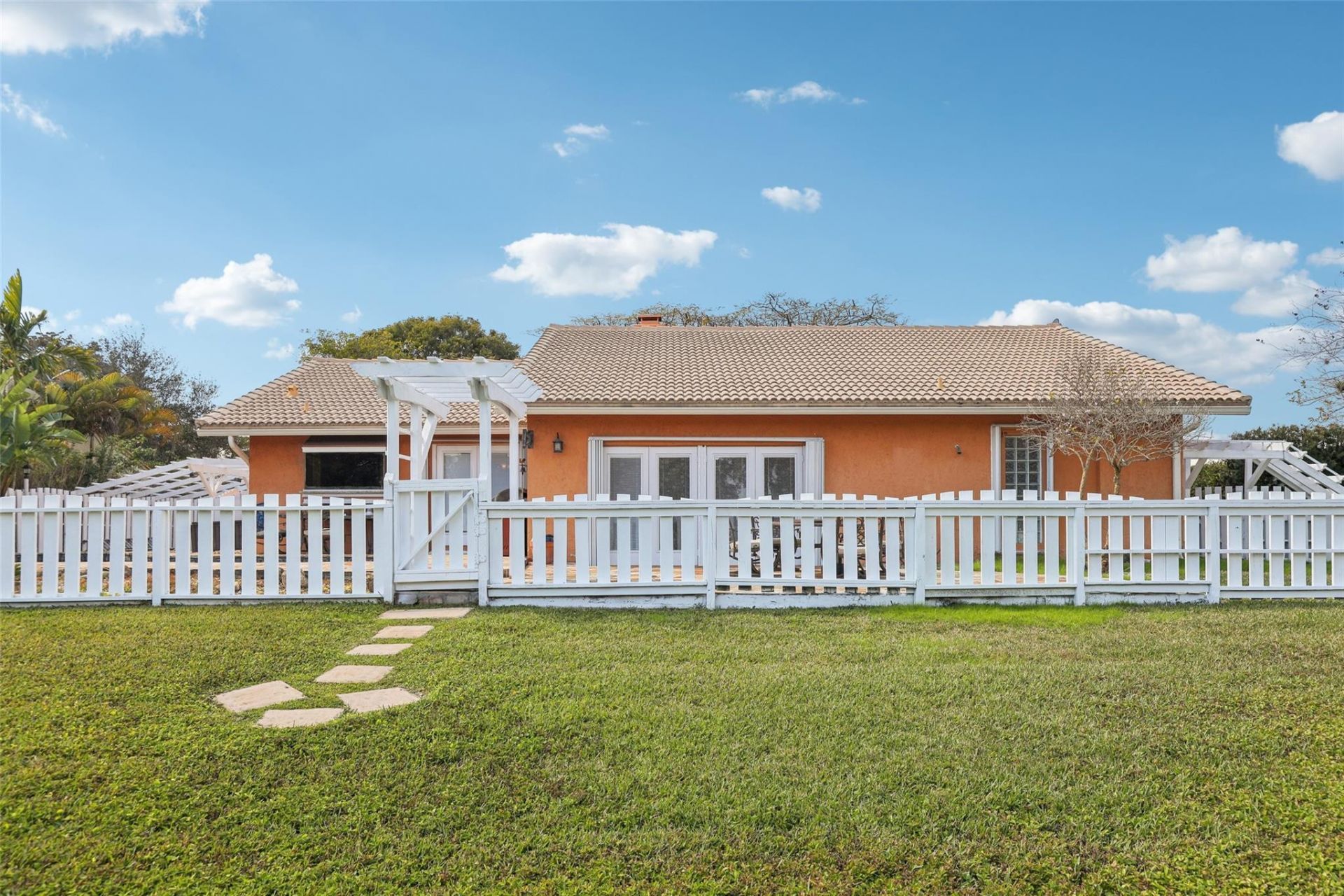 808 E Plantation Circle, Plantation, FL 33324 Photo