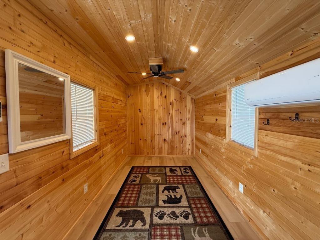 9265 Grizzly Bear Lane, Weeki Wachee, FL 34613 Photo