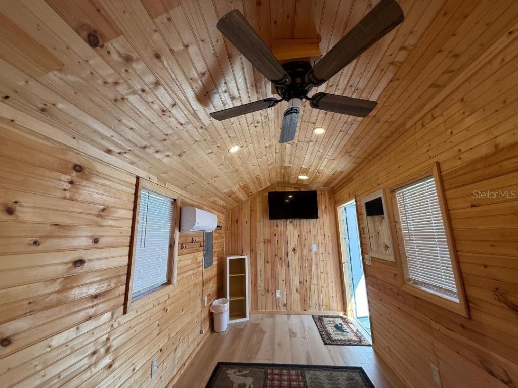 9265 Grizzly Bear Lane, Weeki Wachee, FL 34613 Photo