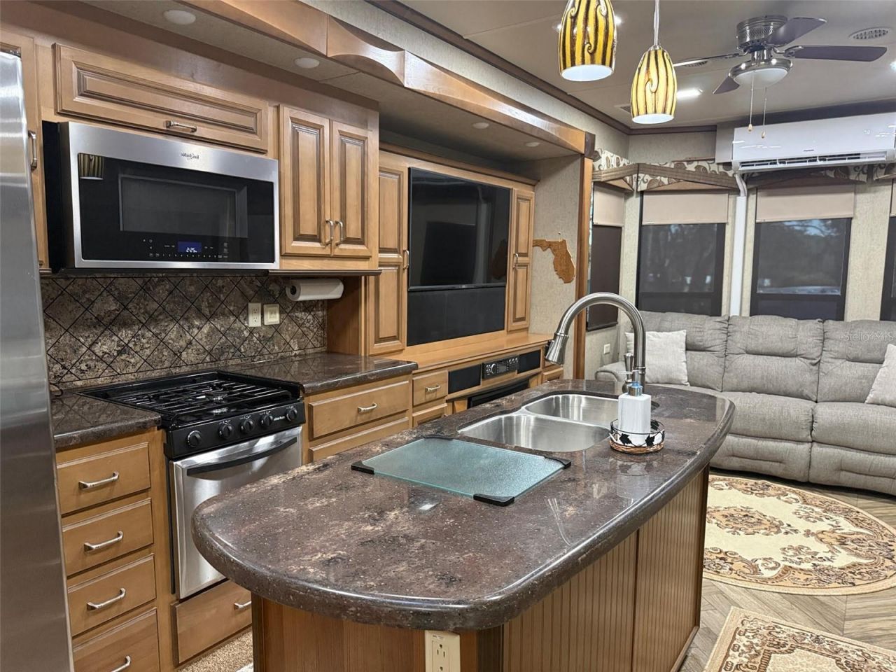 9265 Grizzly Bear Lane, Weeki Wachee, FL 34613 Photo